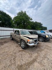 2007 GMC Sierra 1500 Classic SLE1 - Exterior Front Right Corner Image